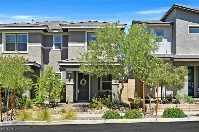 MLS: 2764510 Condo For Sale