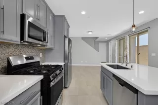 Photo #2: 2764510 Listing