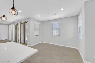 Photo #4: 2764510 Listing