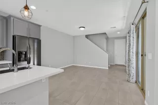 Photo #5: 2764510 Listing