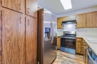 Photo #4: 2764556 Listing