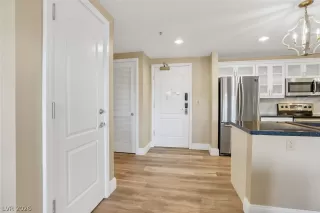 Photo #5: 2764580 Listing