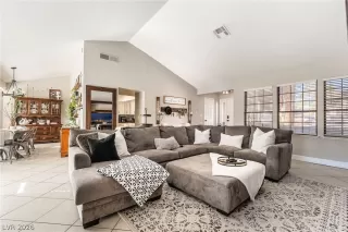 Photo #6: 2764581 Listing