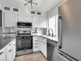 Photo #1: 2764636 Listing 