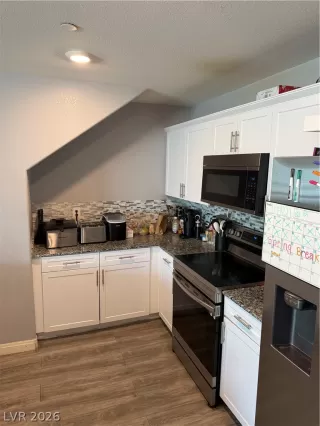 Photo #2: 2764665 Listing 