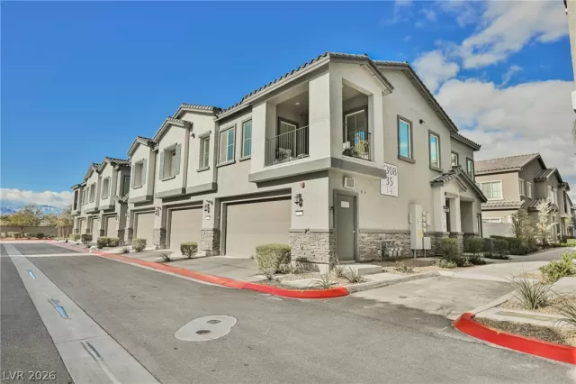 MLS: 2764814 Condo For Sale