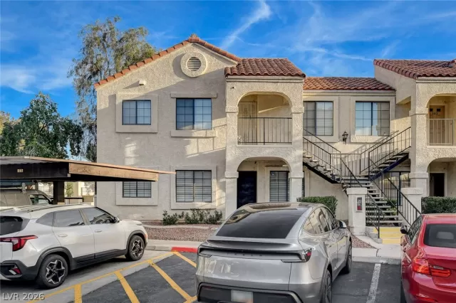 MLS: 2764967 Condo For Sale