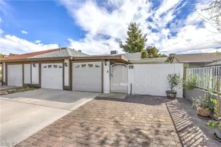 Photo #2: 2764975 Listing