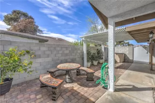 Photo #3: 2764975 Listing