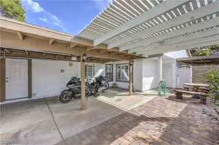 Photo #4: 2764975 Listing