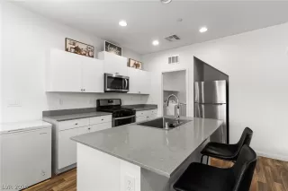 Photo #3: 2765013 Listing 