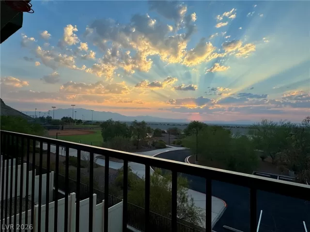 MLS: 2765041 Condo For Sale