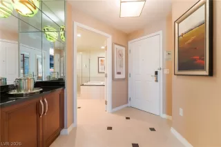 Photo #2: 2765101 Listing