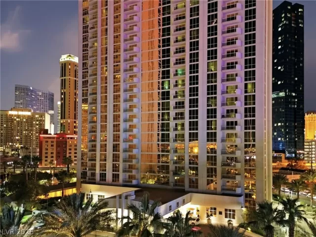 MLS: 2765164 Condo For Sale