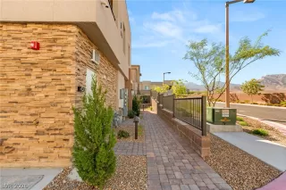 Photo #2: 2765183 Listing 