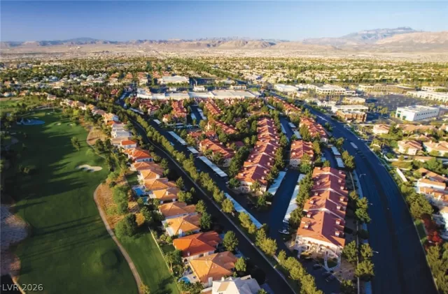 MLS: 2765286 Condo For Sale