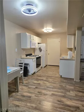 Photo #5: 2765430 Listing 