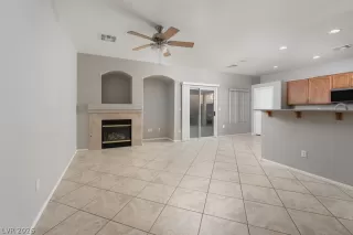 Photo #4: 2765449 Listing