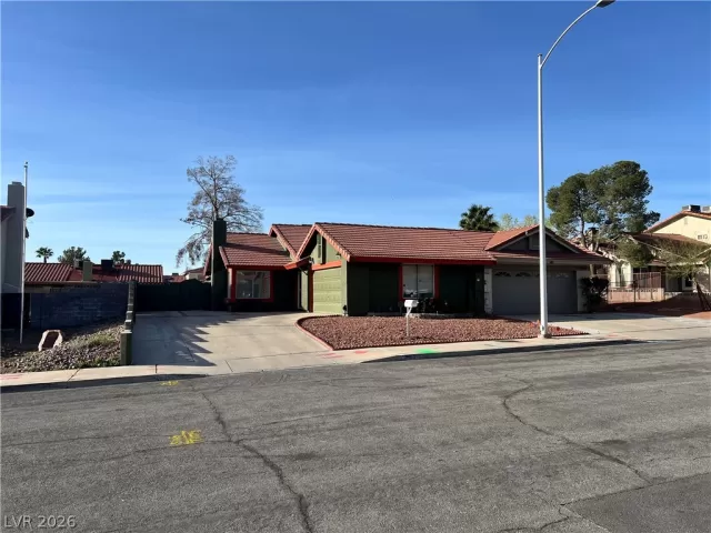 MLS: 2765458 Condo For Sale