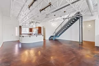 Photo #3: 2765459 Listing 