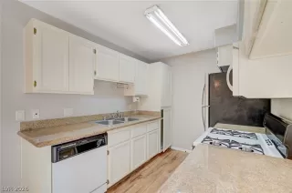 Photo #4: 2765606 Listing 