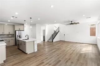 Photo #3: 2765614 Listing 