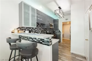 Photo #5: 2765631 Listing 