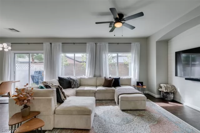 MLS: 2765759 Condo For Sale