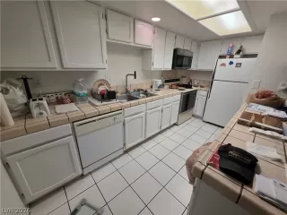 Photo #1: 2765807 Listing