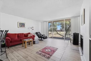 Photo #6: 2765810 Listing