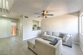 Photo #3: 2765953 Listing 