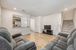 Photo #5: 2765954 Listing