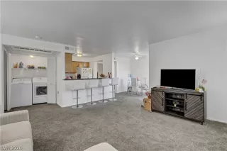 Photo #4: 2765978 Listing