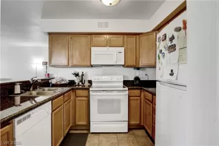 Photo #5: 2765978 Listing