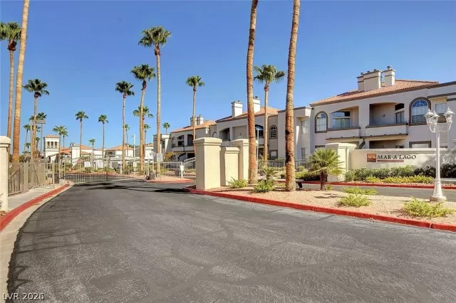 MLS: 2765984 Condo For Sale