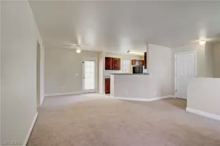 Photo #4: 2765995 Listing