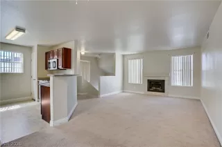 Photo #5: 2765995 Listing