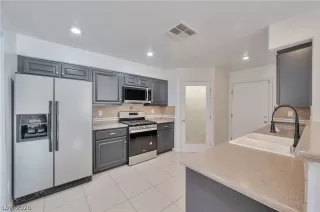 Photo #3: 2766024 Listing 