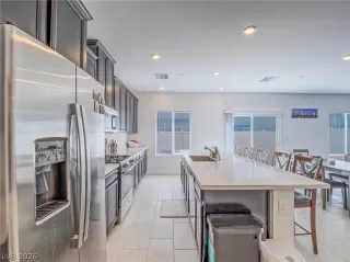 Photo #2: 2766040 Listing 