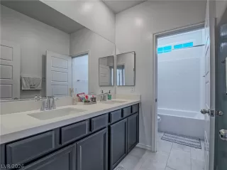 Photo #5: 2766040 Listing 