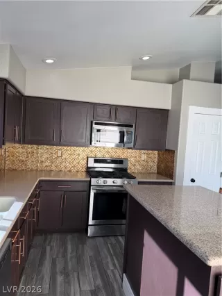 Photo #6: 2766056 Listing