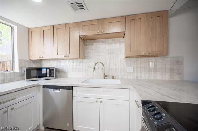 MLS: 2766060 Condo For Sale