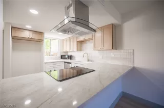 Photo #5: 2766060 Listing