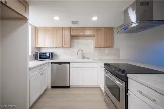 Photo #6: 2766060 Listing