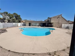 Photo #4: 2766070 Listing 