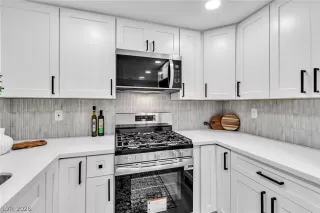 Photo #1: 2766103 Listing 