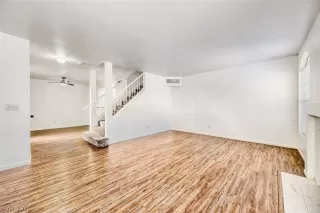 Photo #1: 2766116 Listing 