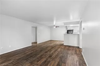 Photo #5: 2766117 Listing 