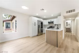 Photo #5: 2766124 Listing