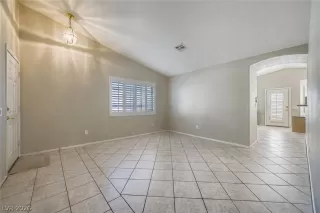 Photo #3: 2766126 Listing 